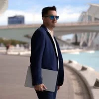 Beto Briceño - Diseñador Gráfico, Redes Sociales, Edición de Video en Las Palmas